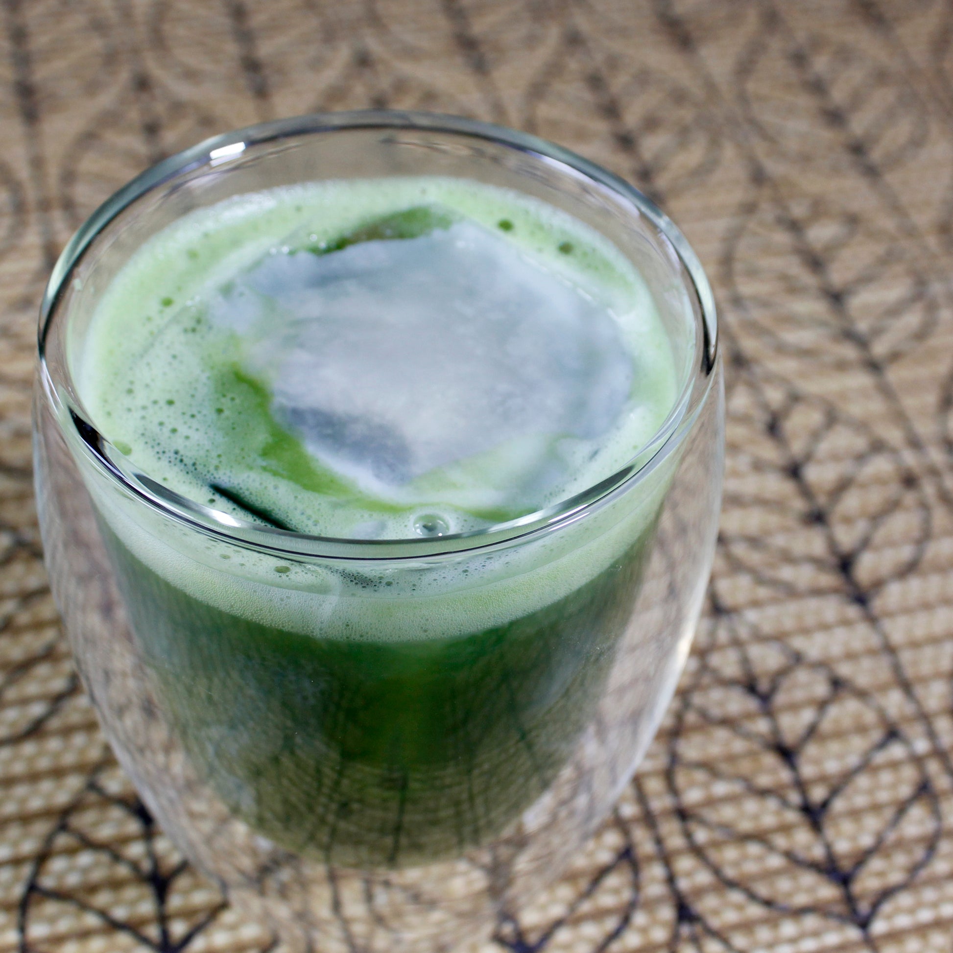 Aoarashi Ingredient Grade Matcha - Marukyu Koyamaen - Uji, Kyoto, Japan - latte iced with milk in a bubble cup. Tasting Notes:
baby spinach • cucumber • split pea